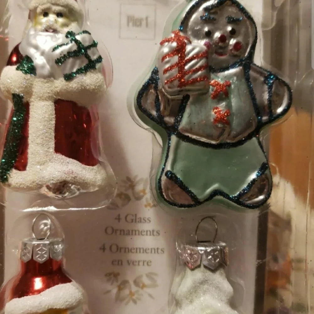 PIER 1 IMPORTS Glass Christmas Ornaments (4)